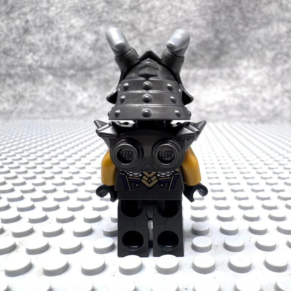 LEGO Minifigure Crystal King - 2 Arms Lord Ras Ninjago Dragon Rising Wolf Mask
